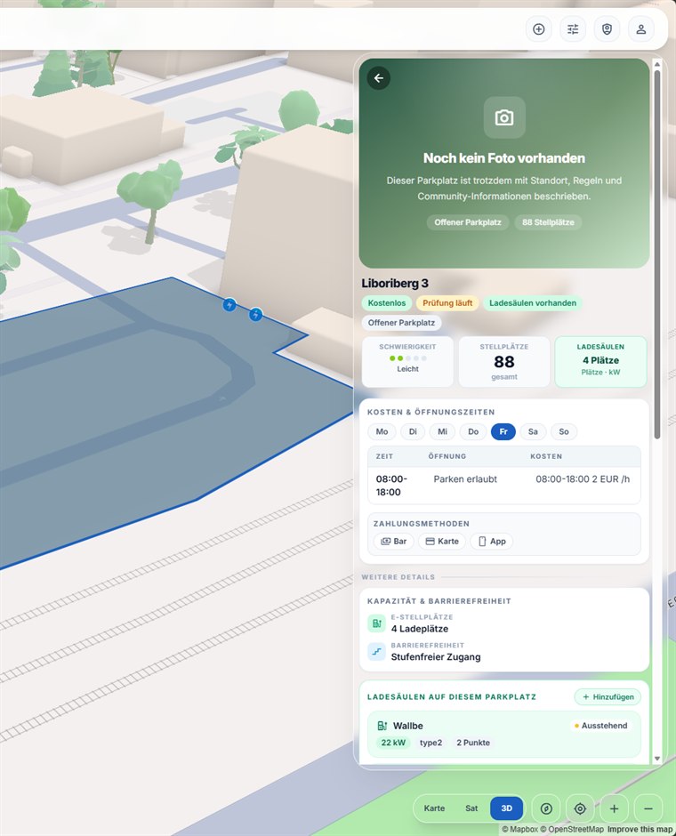 Detailansicht eines Parkplatzes mit Kosten, Öffnungszeiten, Ladesäulen und Barrierefreiheit.
